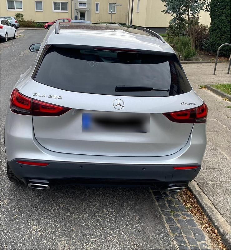 Gebraucht Mercedes GLA250 224 PS (164 kW) 2020 Silber SUV