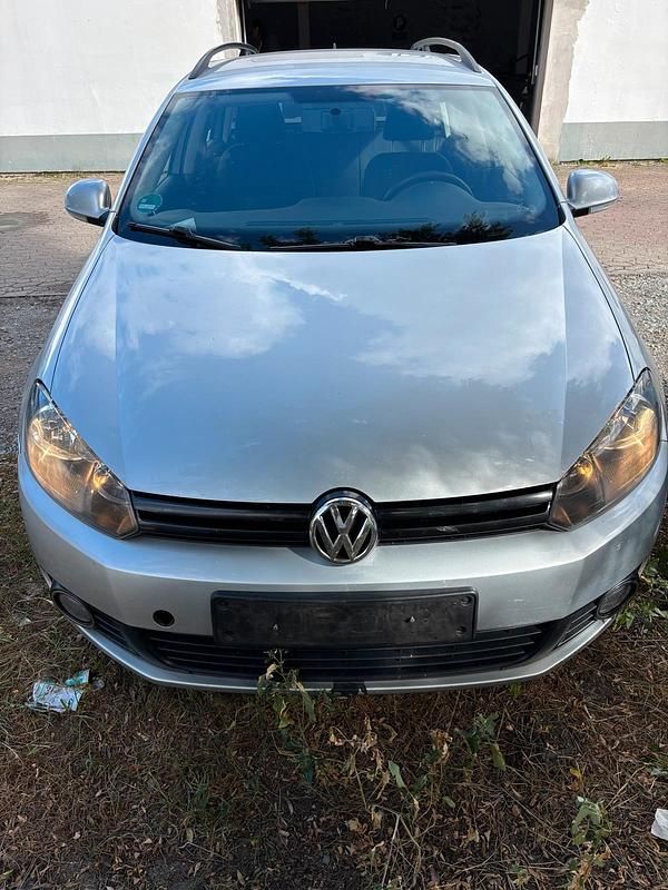 Silber Gebraucht 2010 VW Golf VI Kombi | 2.750 € (Teuer) - Bild 1/4