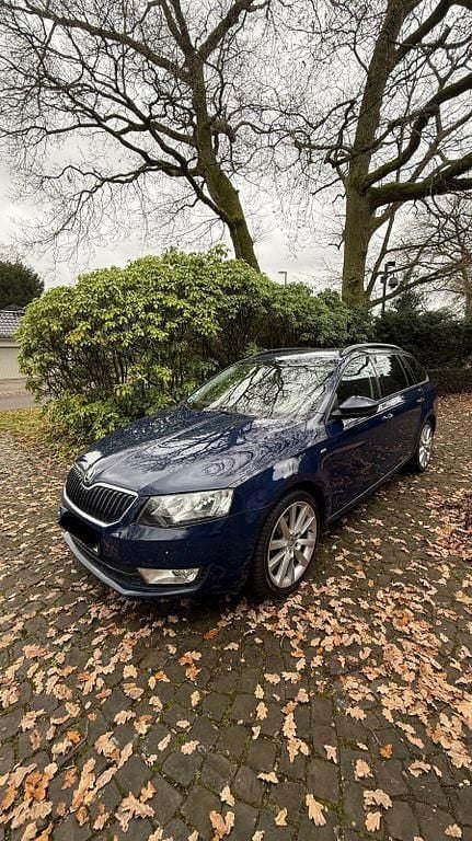 Blau Gebraucht 2016 Skoda Octavia Joy Kombi | 7.500 € (Superpreis) - Bild 1/4