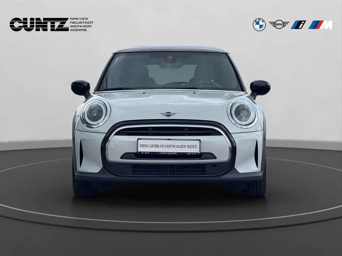 Gebraucht Mini Cooper 136 PS (100 kW) 2022 Weiß Kleinwagen