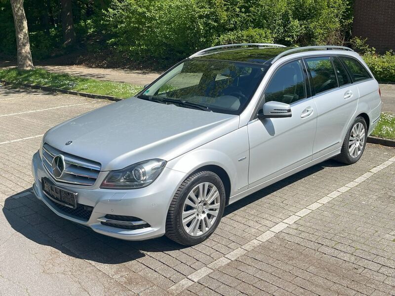 Grau Gebraucht 2012 Mercedes C200 Avantgarde Limousine | 9.950 € (Guter Preis) - Bild 1/4