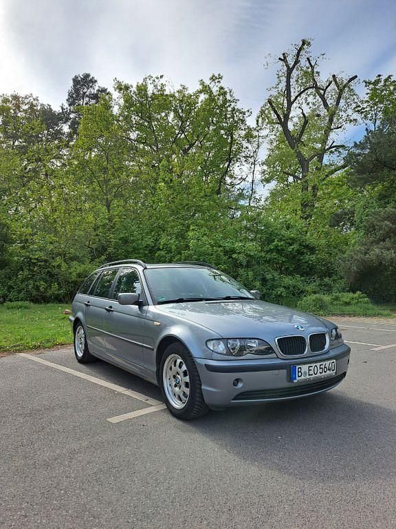Gebraucht BMW 318 143 PS (105 kW) 2005 Grau Kombi