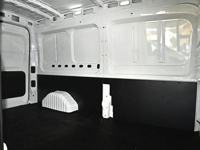 Gebraucht Maxus V90 148 PS (108 kW) 2025 Weiss Van