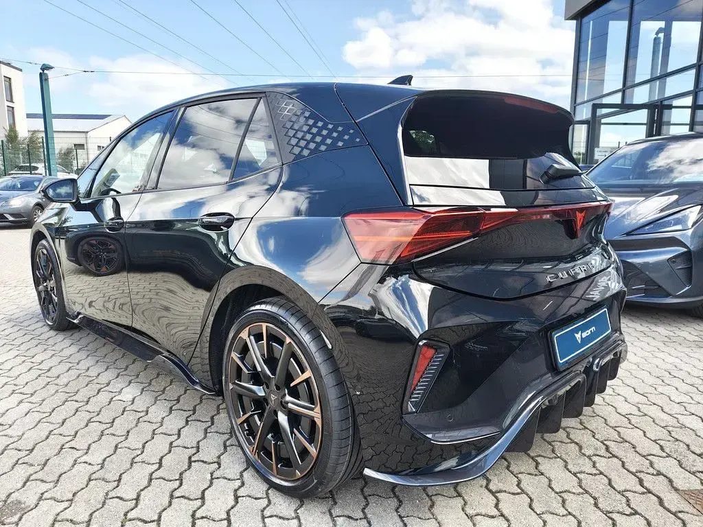 Neu Cupra Born VZ2 239 kW (326 PS) 2026 Schwarz Kleinwagen