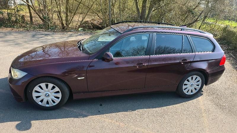 Gebraucht BMW 320 170 PS (125 kW) 2007 Violet Kombi