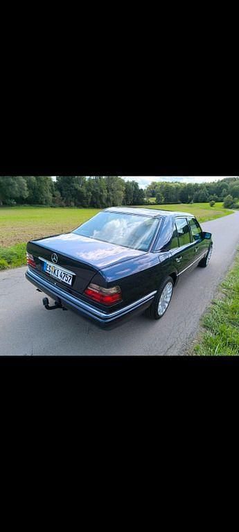 Brugt Mercedes E280 193 HK (141 kW) 1995 Blå Sedan