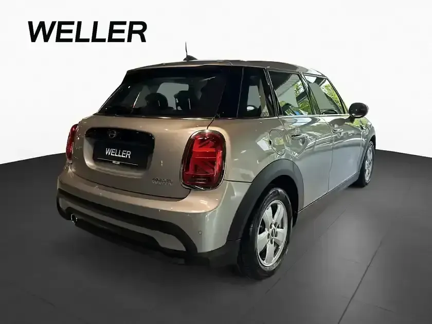 Usado Mini Cooper 136 CV (100 kW) 2023 Plateado Utilitario