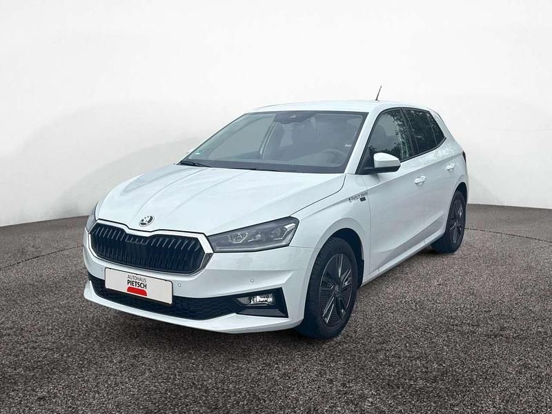 Gebraucht Skoda Fabia Tour 116 PS (85 kW) 2025 Moonweiß perleffekt Kleinwagen