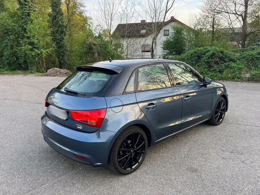 Gebraucht Audi A1 Sportback Design 95 PS (69 kW) 2016 Blau Kleinwagen