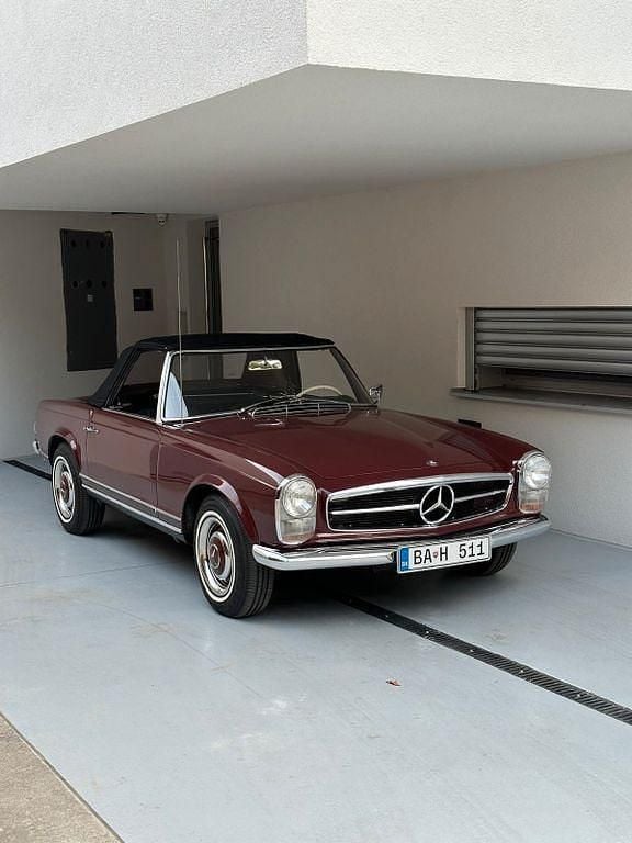 Rot Gebraucht 1965 Mercedes 230 Cabrio | 76.500 € - Bild 1/4