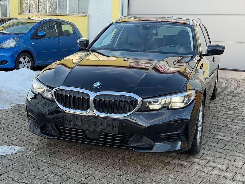 Schwarz ii Gebraucht 2020 BMW 318 Advantage Kombi | 14.800 € - Bild 1/4