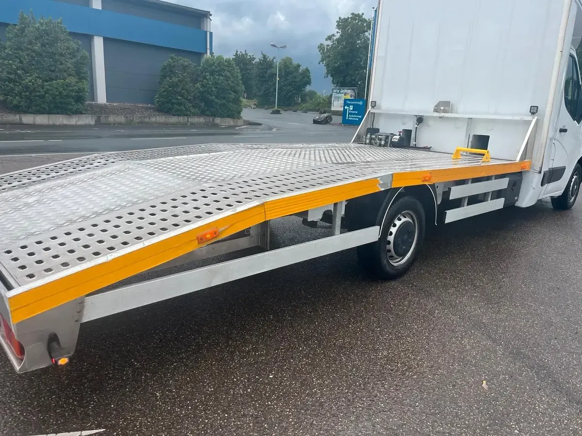 Gebraucht Renault Master 170 PS (125 kW) 2019 Weiß Van / Kleinbus