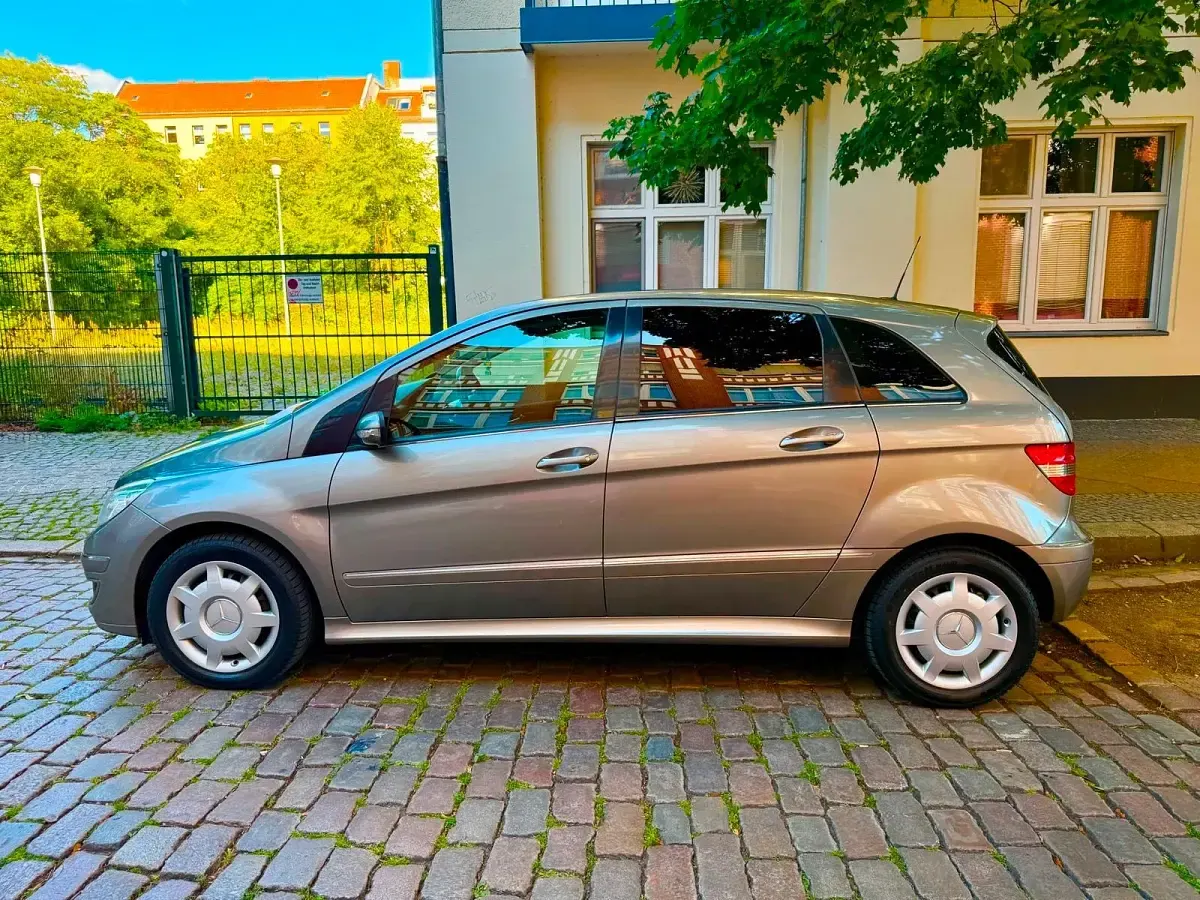 Gebraucht Mercedes B200 140 PS (102 kW) 2008 Grau Van / Kleinbus