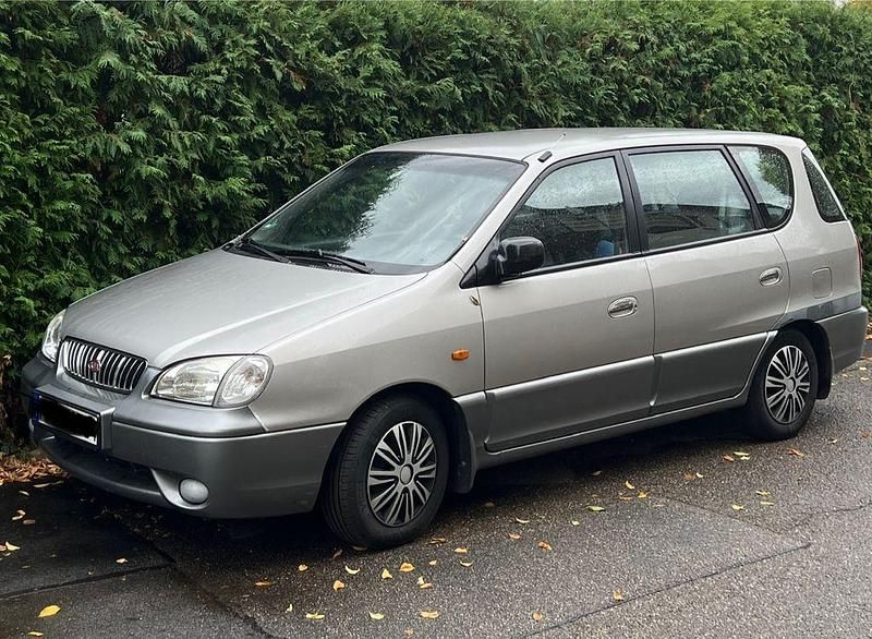 Silber Gebraucht 2002 Kia Carens Van / Kleinbus | 800 € - Bild 1/1