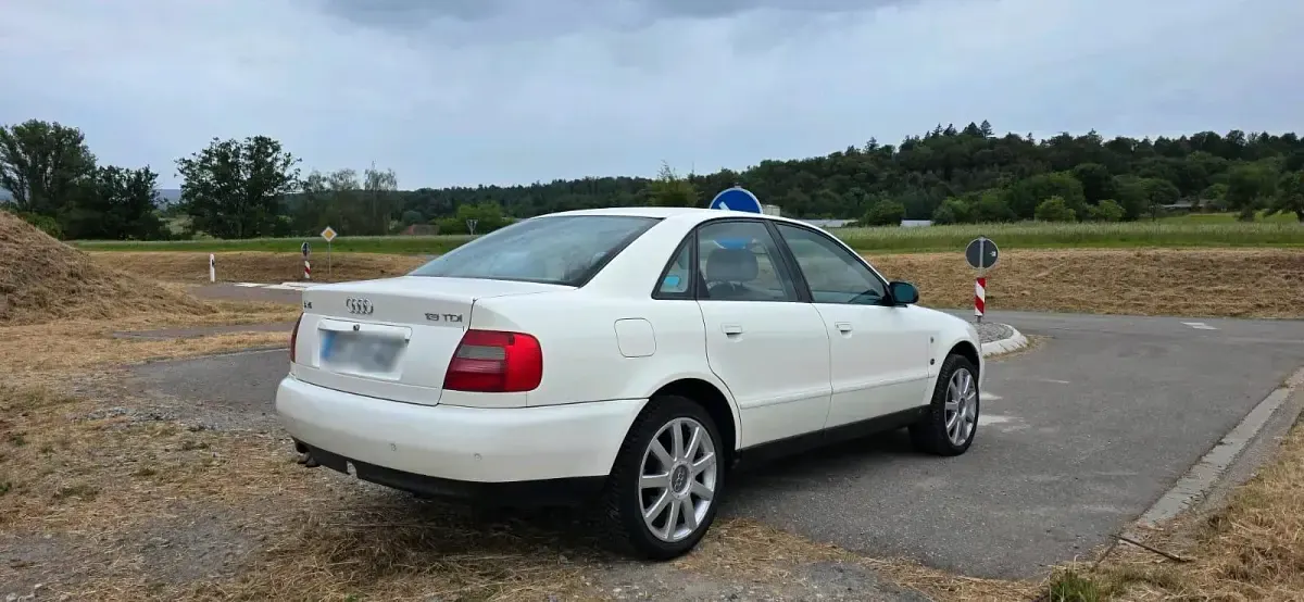 Gebraucht Audi A4 90 PS (66 kW) 1997 Weiß Limousine