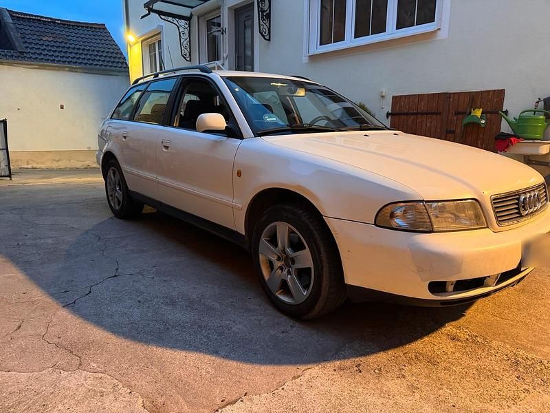 Gebraucht Audi A4 150 PS (110 kW) 1997 Weiß Kombi