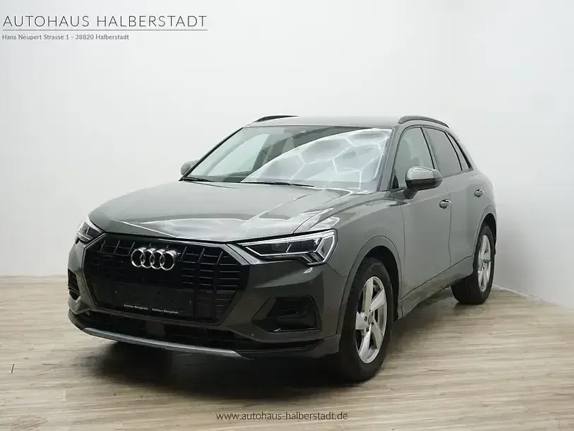 Gebraucht Audi Q3 Ambiente 190 PS (139 kW) 2019 Chronosgrau metallic (metallic) SUV