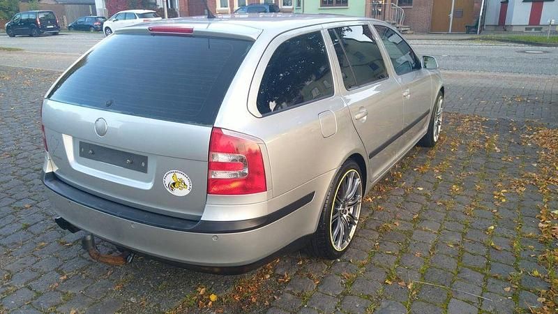 Gebraucht Skoda Octavia Ambiente 150 PS (110 kW) 2007 Silber Kombi
