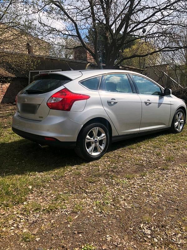Second-hand Ford Focus 150 CP (110 kW) 2012 Argintiu Berlinǎ