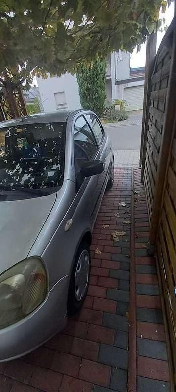 Silber Gebraucht 2002 Toyota Yaris Sol Kleinwagen | 2.850 € (Etwas zu teuer) - Bild 1/4