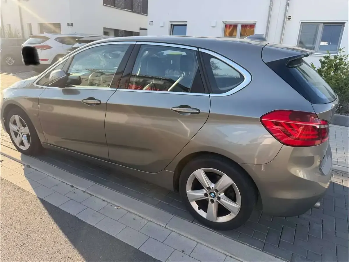 Gebraucht BMW 220 Gran Tourer Luxury Line 190 PS (139 kW) 2015 Grau Van / Kleinbus