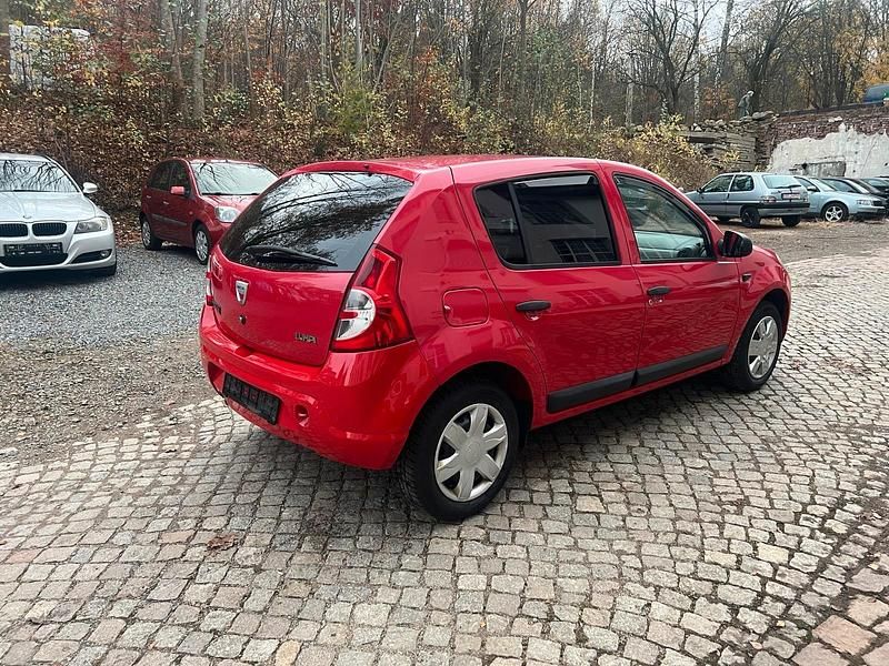 Gebraucht Dacia Sandero 75 PS (55 kW) 2009 Rot Limousine