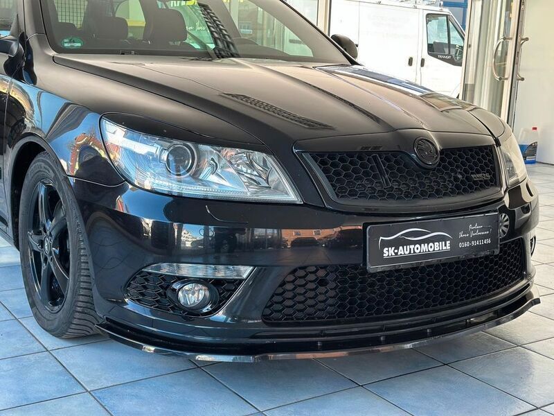 Schwarz Gebraucht 2012 Skoda Octavia RS Kombi | 8.450 € (Fairer Preis) - Bild 1/4