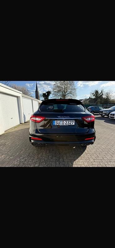 Schwarz Gebraucht 2018 Maserati Levante SUV | 33.700 € - Bild 1/4