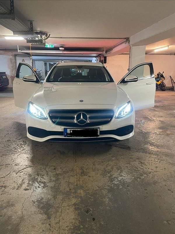 Gebraucht Mercedes E220 Avantgarde 2017 Weiß Limousine