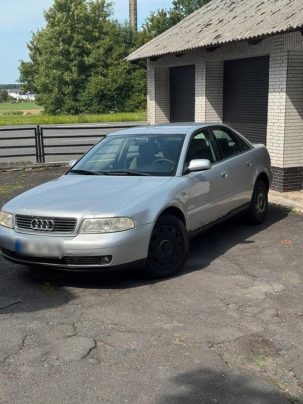 Silber Gebraucht 1999 Audi A4 Limousine | 750 € (Guter Preis) - Bild 1/4