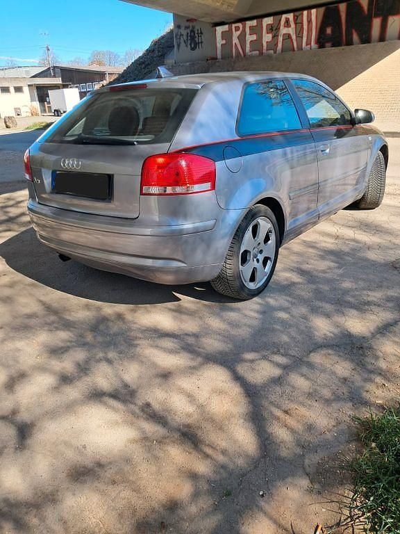 Gebraucht Audi A3 Ambiente 116 PS (85 kW) 2003 Silber Limousine
