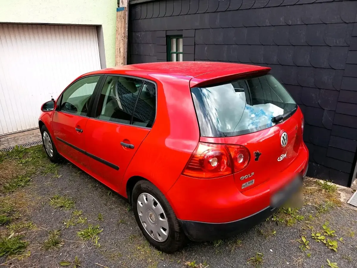 Gebraucht VW Golf V 75 PS (55 kW) 2005 Rot Kleinwagen