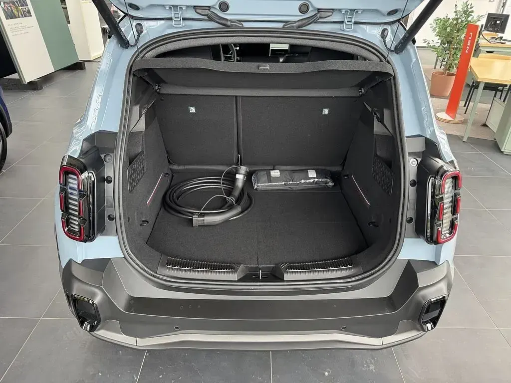 Neu Renault 4 E-Tech Iconic 77 kW (106 PS) 2026 Blau SUV