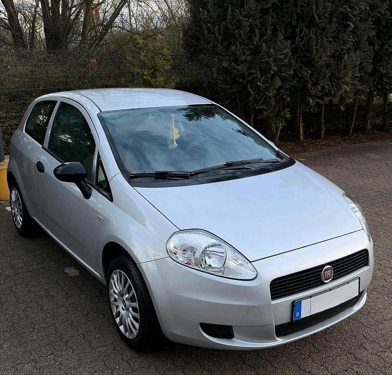 Gebraucht Fiat Punto 65 PS (47 kW) 2011 Grau Kleinwagen