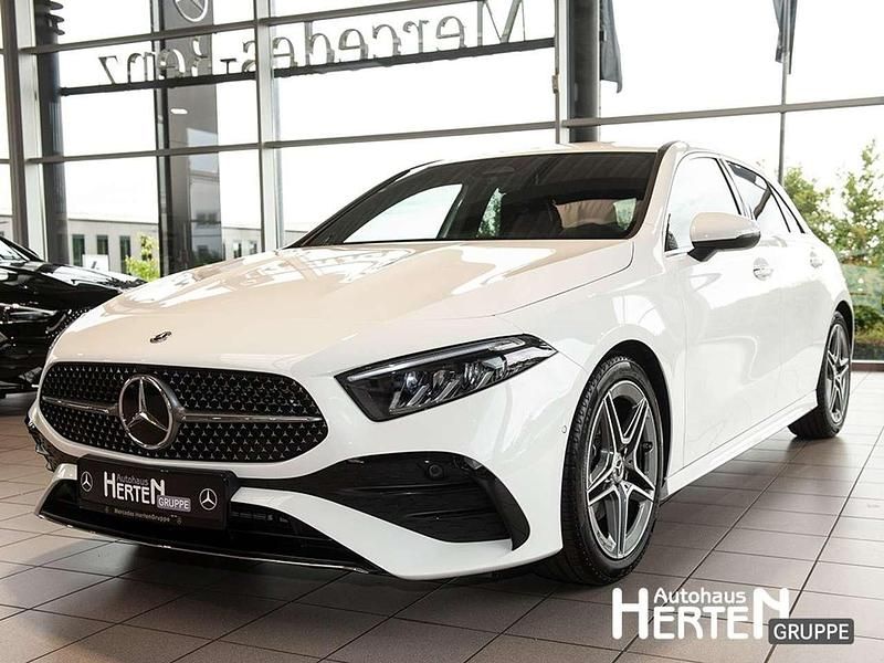 Unilack polarweiß Gebraucht 2024 Mercedes A200 AMG Limousine | 34.900 € (Etwas zu teuer) - Bild 1/4