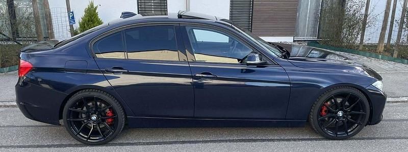 Gebraucht BMW 330 Luxury Line 258 PS (189 kW) 2014 Blau Limousine