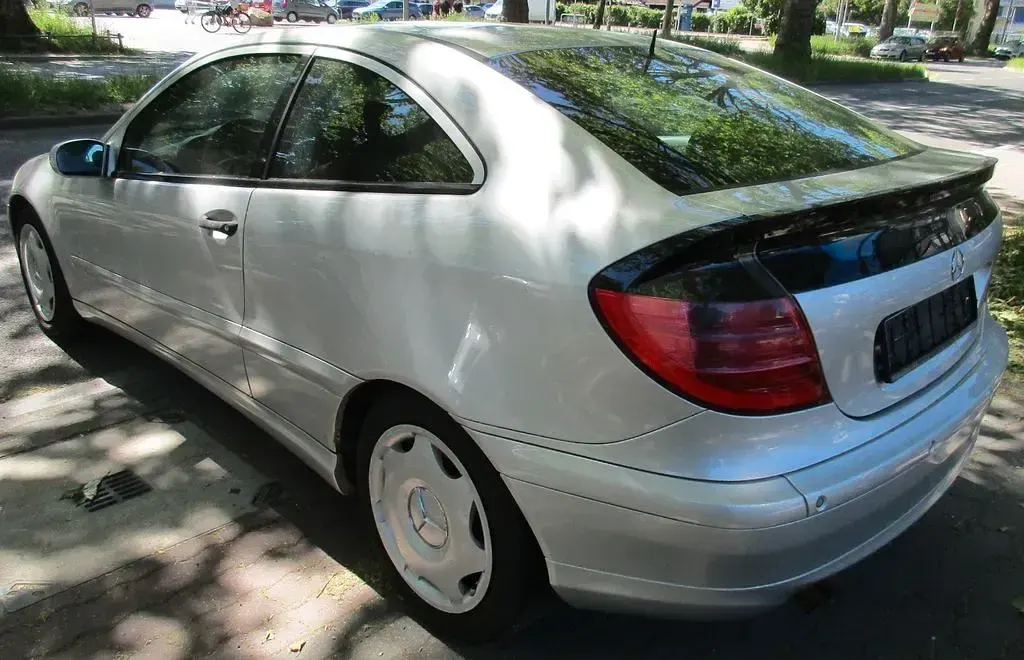 Gebraucht Mercedes C180 143 PS (105 kW) 2003 Silber