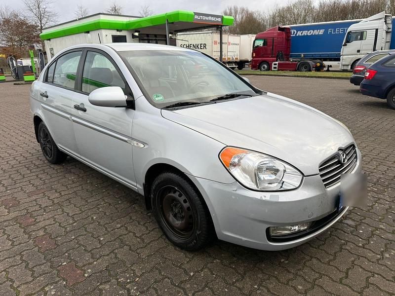 Silber Gebraucht 2007 Hyundai Accent Limousine | 950 € (Guter Preis) - Bild 1/4