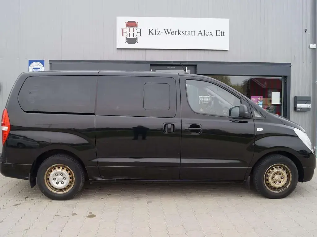 Gebraucht Hyundai H-1 Comfort 170 PS (125 kW) 2013 Schwarz Van / Kleinbus