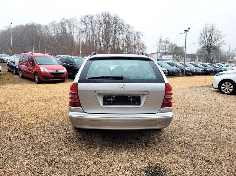 Gebraucht Mercedes C180 143 PS (105 kW) 2003 Silber Limousine