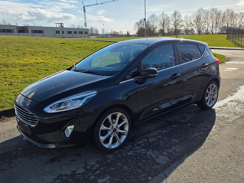 Gebraucht Ford Fiesta Titanium 120 PS (88 kW) 2018 Schwarz Kleinwagen