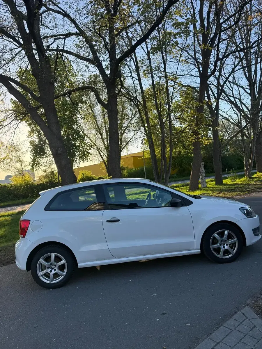 Second-hand VW Polo 85 CP (62 kW) 2010 Alb Hatchback