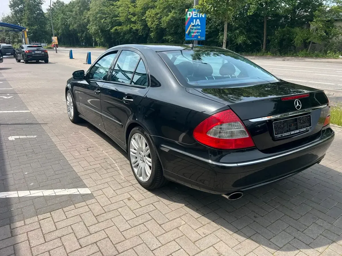 Gebraucht Mercedes E280 Avantgarde 190 PS (139 kW) 2008 Schwarz Limousine
