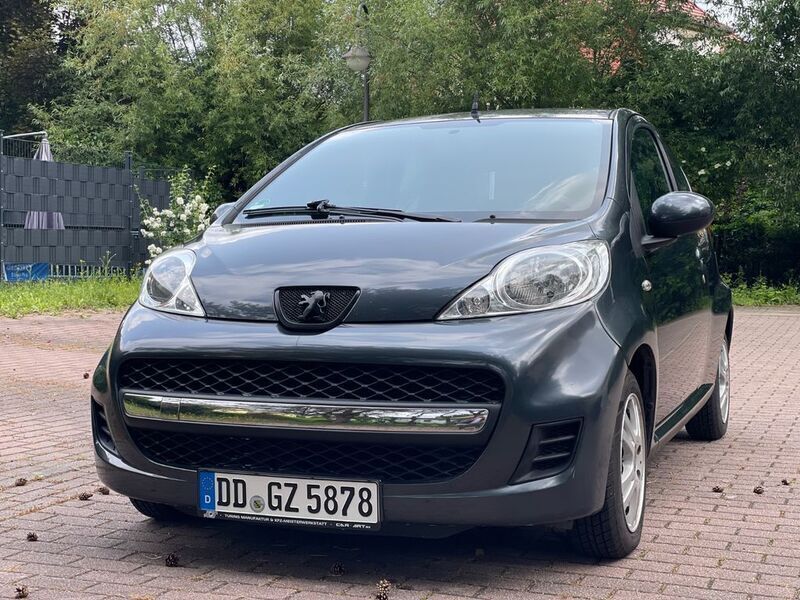 Blau Gebraucht 2009 Peugeot 107 Filou Kleinwagen | 3.290 € - Bild 1/4