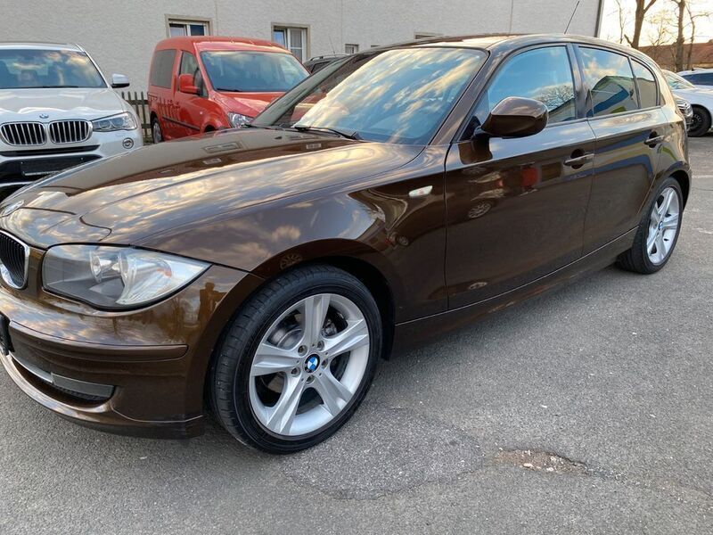 Braun Gebraucht 2010 BMW 116 Advantage Kleinwagen | 3.900 € (Fairer Preis) - Bild 1/4