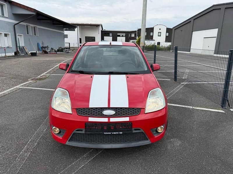 Rot Gebraucht 2005 Ford Fiesta ST Kleinwagen | 4.500 € (Teuer) - Bild 1/4