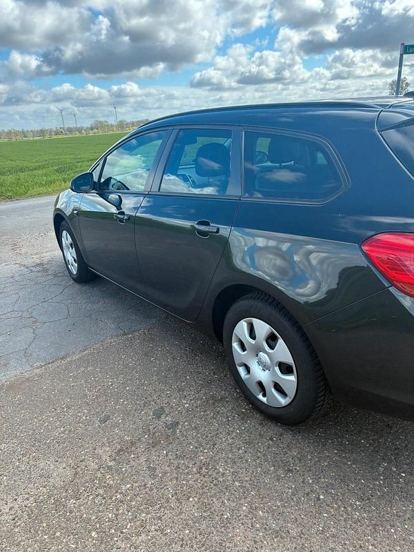 Gebraucht Opel Astra 136 PS (100 kW) 2015 Schwarz Kombi