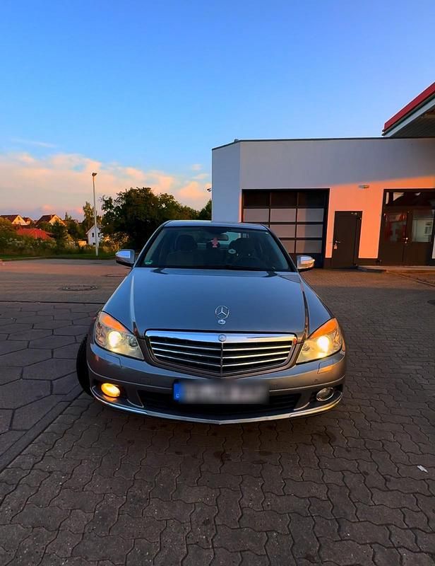 Schwarz Gebraucht 2007 Mercedes C230 Limousine | 4.000 € (Fairer Preis) - Bild 1/4