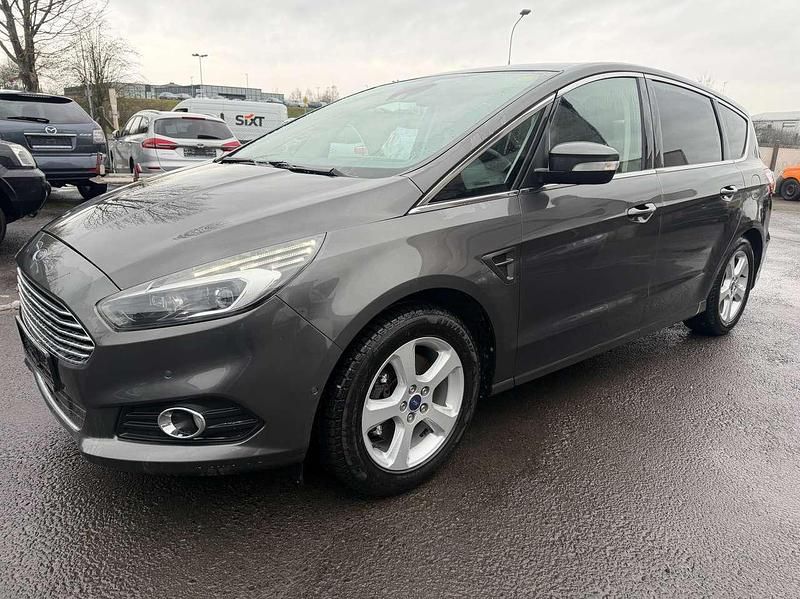 Gebraucht Ford S-MAX Titanium 179 PS (131 kW) 2016 Magnetic Van / Kleinbus