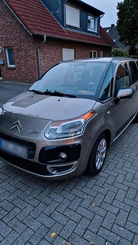 Beige Gebraucht 2010 Citroën C3 Picasso Tendance Van / Kleinbus | 2.550 € (Fairer Preis) - Bild 1/4